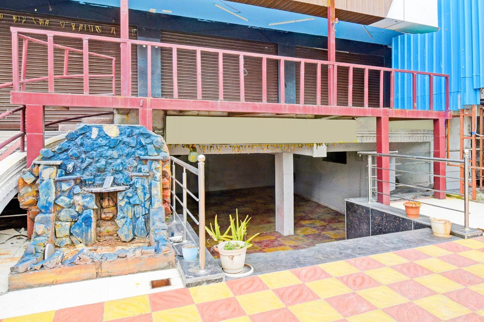 Super Townhouse Mancherial Mancherāl Eksteriør bilde
