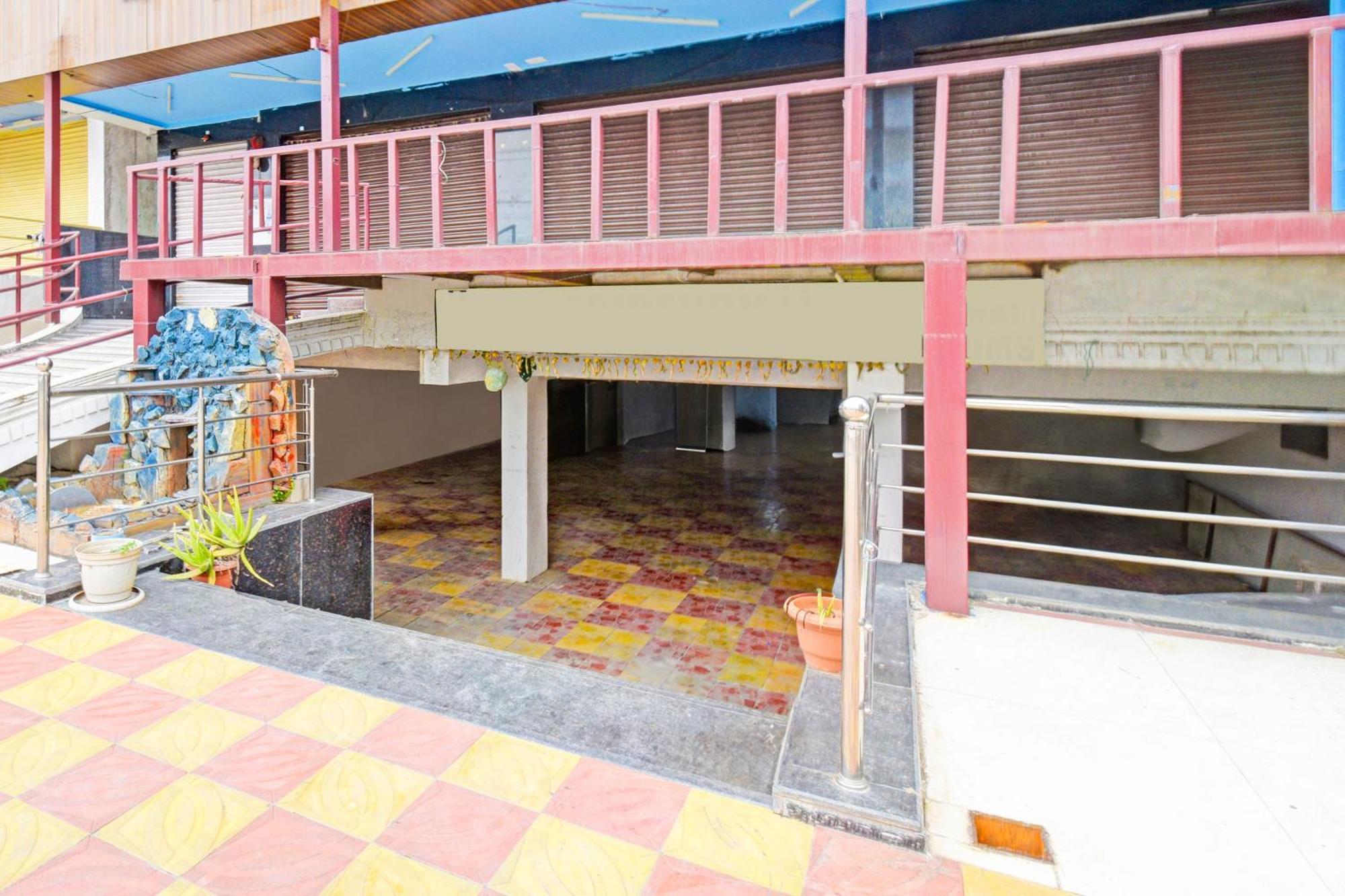 Super Townhouse Mancherial Mancherāl Eksteriør bilde