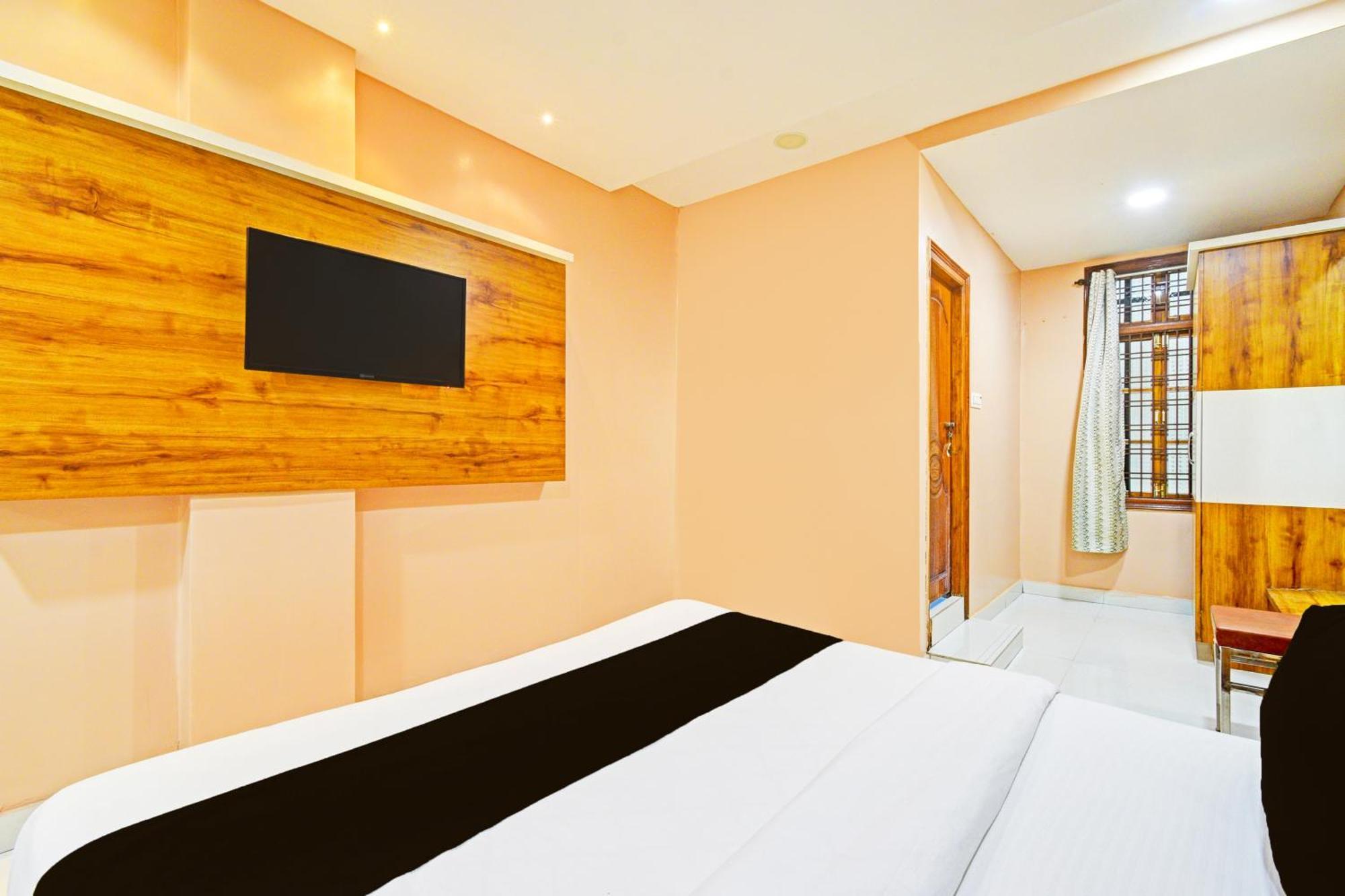 Super Townhouse Mancherial Mancherāl Eksteriør bilde